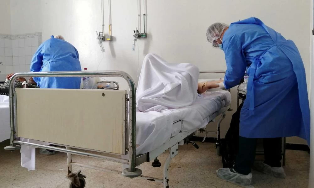 Βόρεια Ελλάδα: «Θερίζει» τους ανεμβολίαστους ο κορονοϊός – Γεμάτες οι ΜΕΘ και τα νοσοκομεία